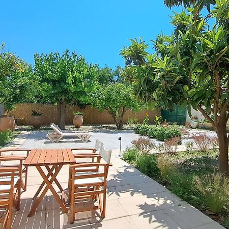 Ismini Apartments Myrtos Bagian luar foto