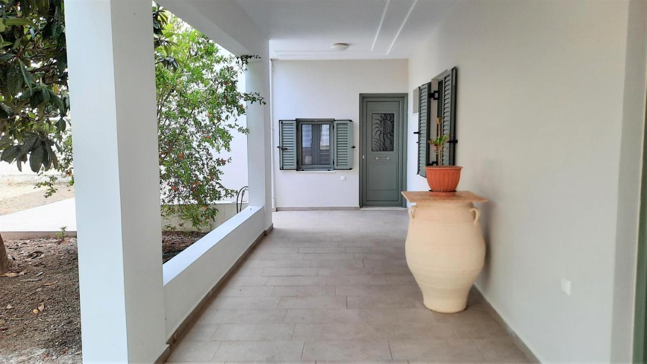 Ismini Apartments Myrtos Bagian luar foto