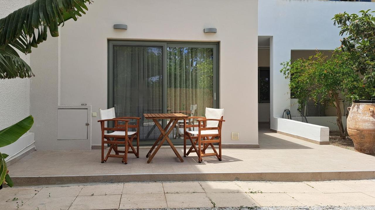 Ismini Apartments Myrtos Bagian luar foto