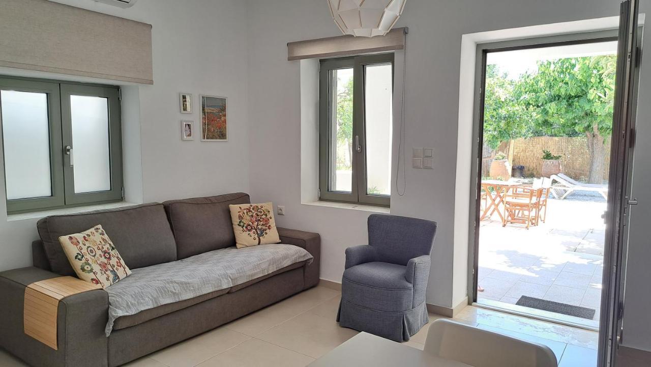 Ismini Apartments Myrtos Bagian luar foto